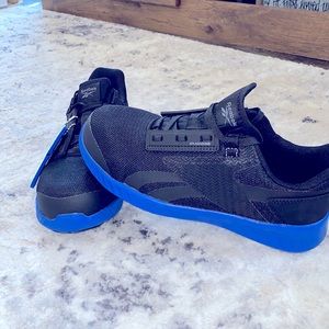 Reebok sublite splashzone work tennis shoes men’s size 6/women’s size 8 NWOB!